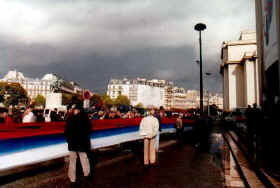 Demonstracija Srba u Parizu